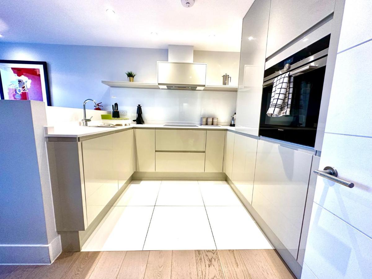 Beautiful New 2 Bedroom Apartment - Next To The Beach - Great Location - Free Parking - Fast Wifi - Smart Tv - Sleeps Up To 4! Close To Purbeck, Corfe Castle, Sandbanks, Poole & Bournemouth Swanage Extérieur photo